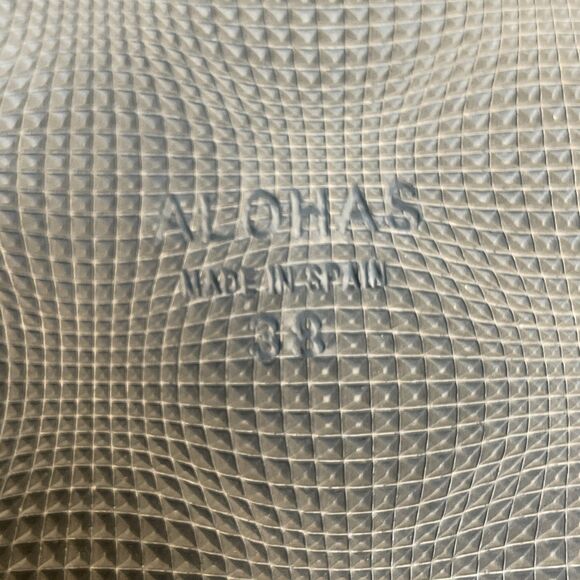 Alohas Women Size 38 (US 7.5) Sandals Sherpa Marshmallow Strap Black Leather NEW - Picture 10 of 10